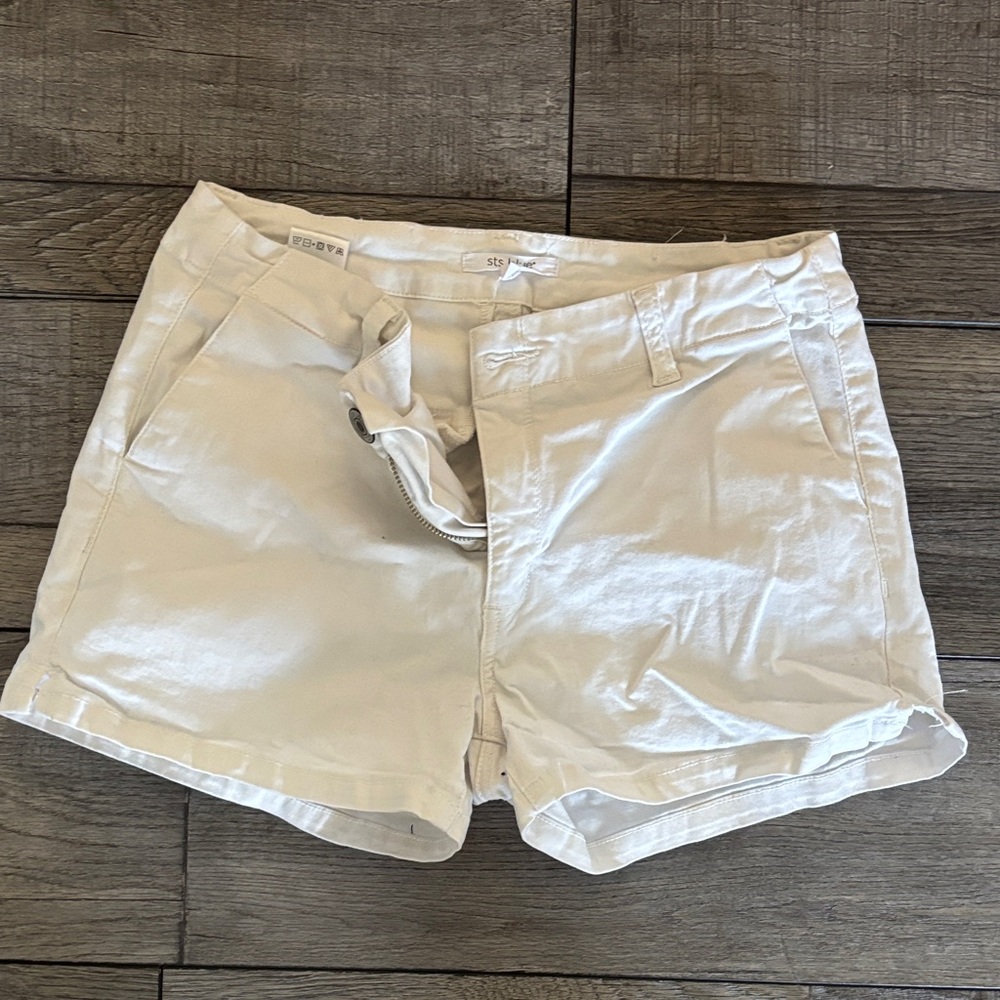STS Blue Cream Women's Shorts